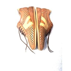NWOT Rieker Antistress tie up shoes